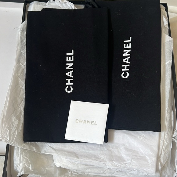 Chanel lambskin zipped chain sneakers! - Picture 6 of 11